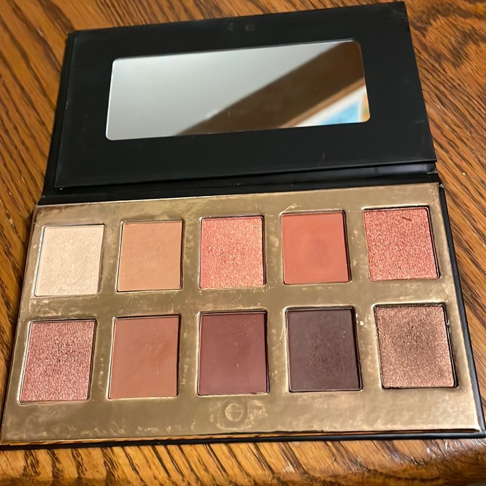 Crown Palette